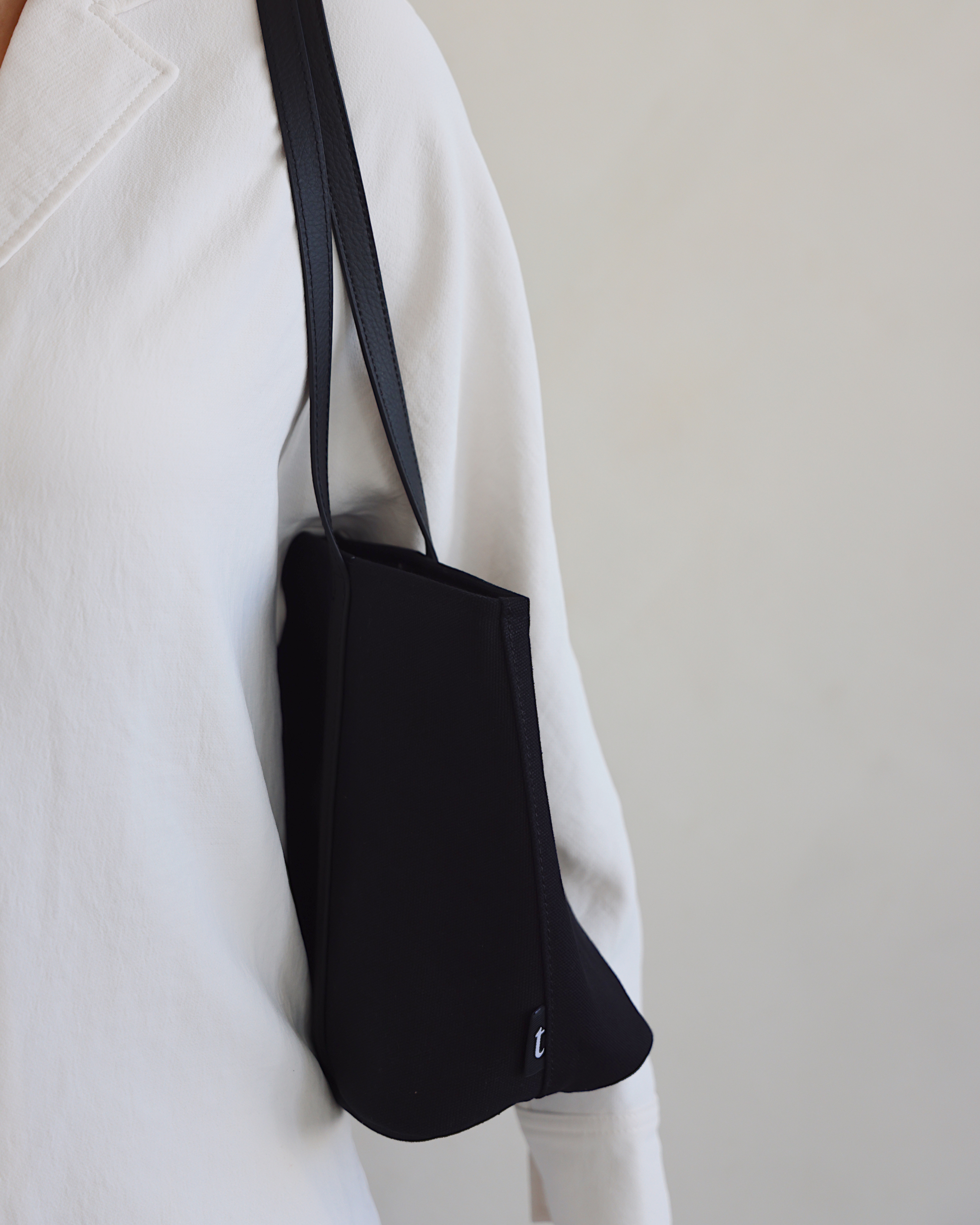 everyday tote - black
